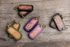 Handmade Leather Mens World of Warcraft Cool Keychain KeyCharm Keyring Pendant for Men