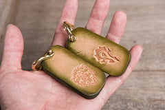 Handmade Leather Mens World of Warcraft Cool Keychain KeyCharm Keyring Pendant for Men