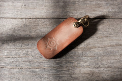 Handmade Leather Mens World of Warcraft Cool Keychain KeyCharm Keyring Pendant for Men